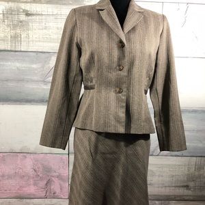 Studio I Petites 3 piece skirt suit size 6p